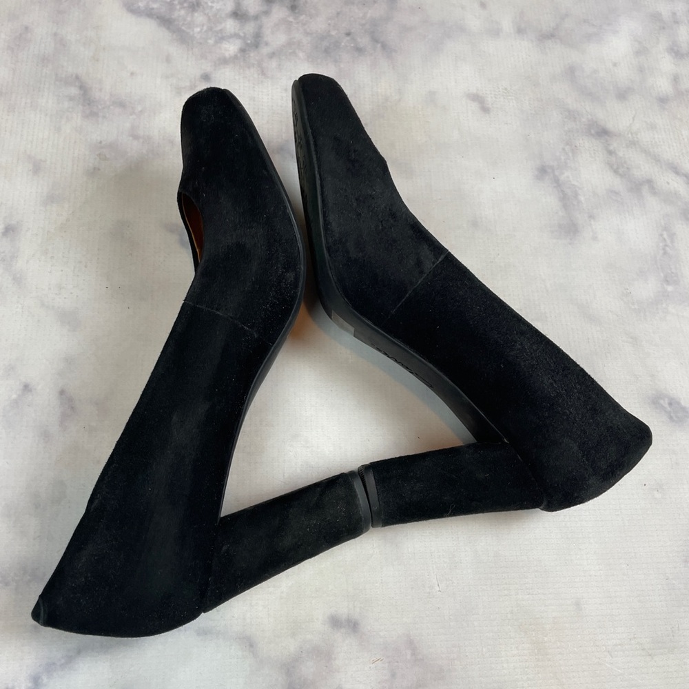 Clarks Classic Black Heels - Picture 6 of 9